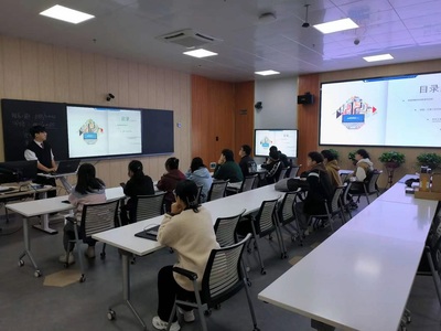 提升信息素養(yǎng)，賦能智慧未來(lái)——信息化中心全面開(kāi)展信息素養(yǎng)培訓(xùn)與計(jì)算機(jī)信息技術(shù)推廣工作